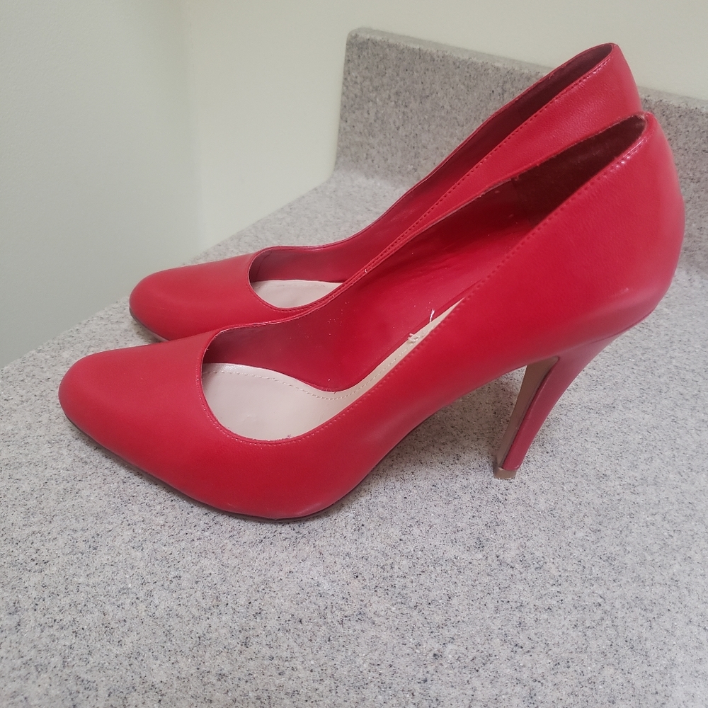 Aldo round toe high heels
